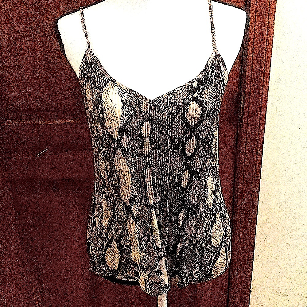 NWOT EXPRESS ADJUSTABLE STRAPS CAMI